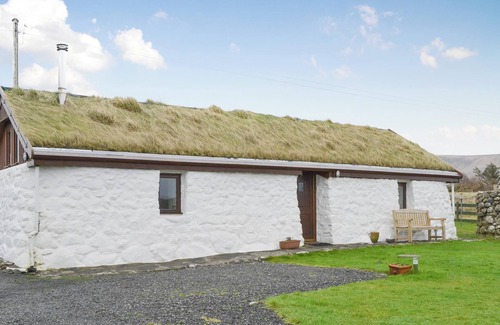 Bornesketaig Cottage | 1 bedroom accommodation in Kilmuir, Isle of Skye