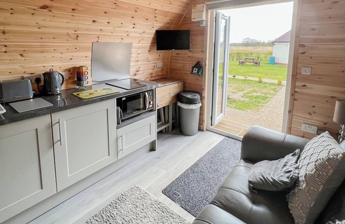 Mablethorpe Cottage | 1 bedroom accommodation in Theddlethorpe, near Mablethorpe