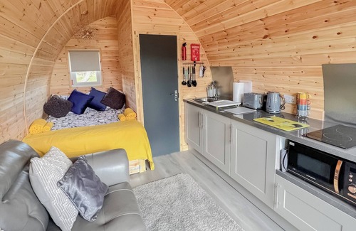 Mablethorpe Cottage | 1 bedroom accommodation in Theddlethorpe, near Mablethorpe