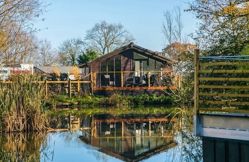 Dilton Marsh Ski Chalet | 1 bedroom accommodation in Westbury