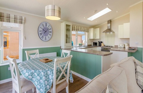 Aubourn Ski Chalet | 1 bedroom accommodation in Swinethorpe, Nr Lincoln