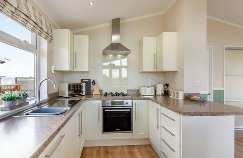 Aubourn Ski Chalet | 1 bedroom accommodation in Swinethorpe, Nr Lincoln