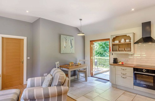 Kilcot Ski Chalet | 1 bedroom accommodation in Kilcot, Newent