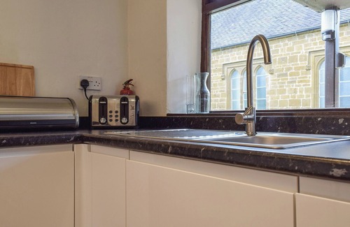 Warwick Town Centre Cottage | 1 bedroom accommodation in Radway