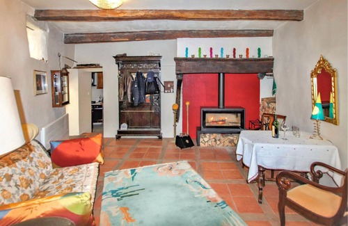 Manas House | 1 bedroom accommodation in Manas