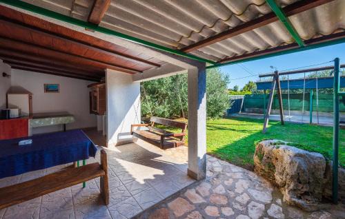 Liznjan Apartment | 1 Bedroom Amazing Apartment In Liznjan