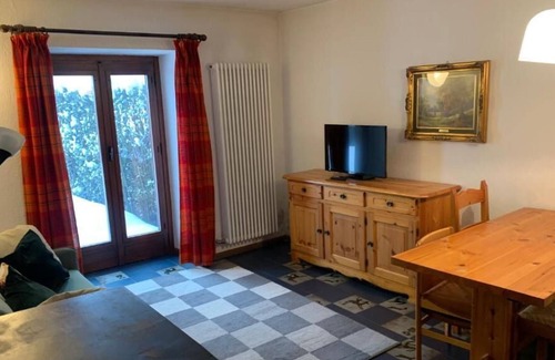 Pallusieux Apartment | 1 bedroom apartment with private garden and Mt. Blanc
