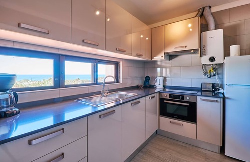 Alporchinhos Apartment | 1 bedroom apartment Carina with beautiful sea views