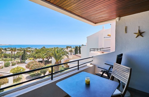 Alporchinhos Apartment | 1 bedroom apartment Carina with beautiful sea views