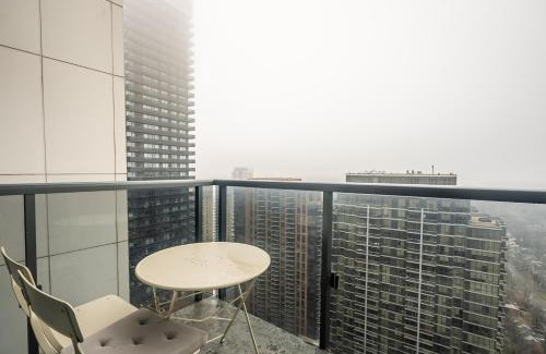 Willowdale Apartment | 1 Bedroom Apartment with Balcony and Skyline View in North York