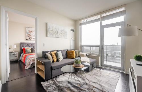 Willowdale Apartment | 1 Bedroom Apartment with Balcony and Skyline View in North York