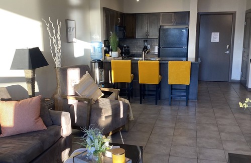 South Pandosy Condo | 1 Bedroom Condo - Amazing Lake and Mountain Views overlooking Pool and Hot Tub!