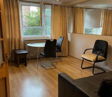 Hoxton West Apartment | 1 Bedroom Flat Close to City with Free Parking Arrangement