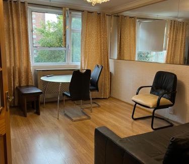 Hoxton West Apartment | 1 Bedroom Flat Close to City with Free Parking Arrangement