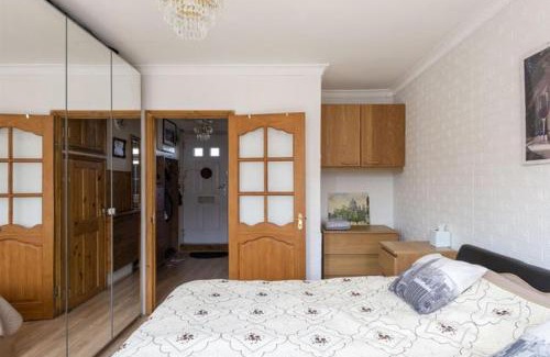 Hoxton West Apartment | 1 Bedroom Flat Close to City with Free Parking Arrangement