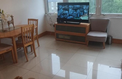 Latchmere Apartment | 1 bedroom flat near Clapham Junction (Zone 2)