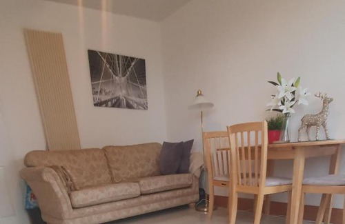 Latchmere Apartment | 1 bedroom flat near Clapham Junction (Zone 2)
