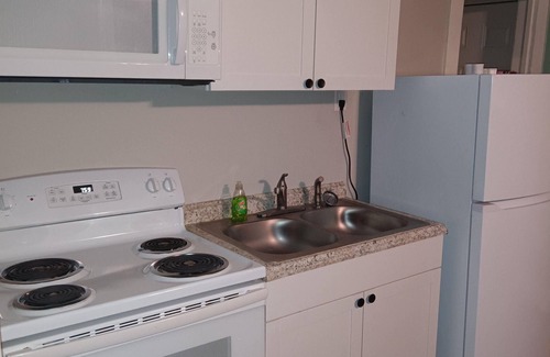 Petersburg House | 1 Bedroom House that Sleeps up to 3