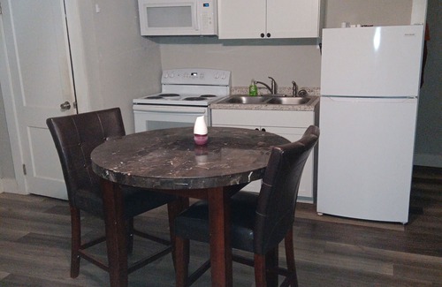 Petersburg House | 1 Bedroom House that Sleeps up to 3