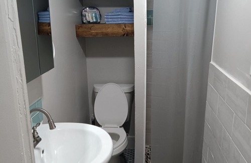 Petersburg House | 1 Bedroom House that Sleeps up to 3