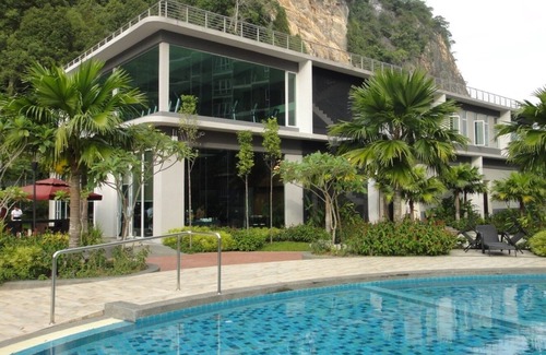 Ulu Kinta Apartment | 1 Bedroom Lakeview Suite #10