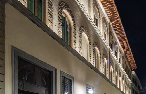 Duomo Apartment | 1-Bedroom Luxury Apartment 'Caterina da Siena' at Palazzo Portinari Salviati
