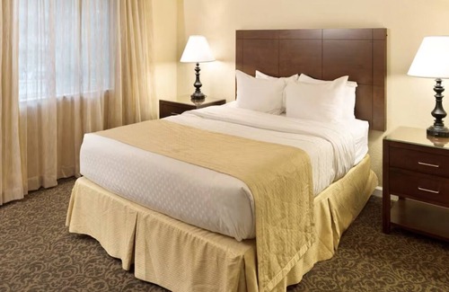 Berkeley Resort | 1 Bedroom Suite @ The Historic Powhatan Resort