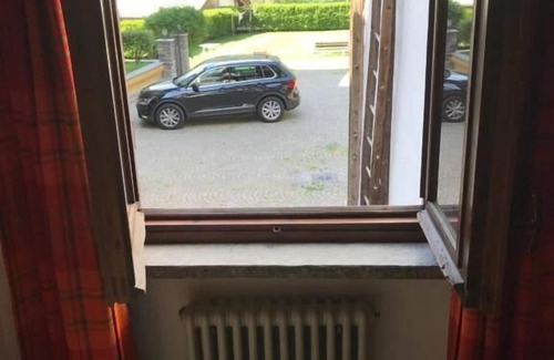 Pallusieux Apartment | 1 bedroom “the old cave” with garden and solarium