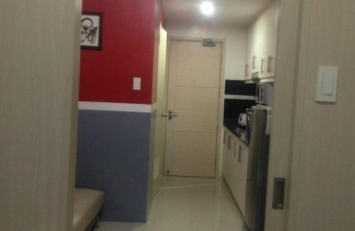 Barangay 76 Condo | 1 Bedroom with balcony, fully furnished condo, walking distance to Mall of Asia