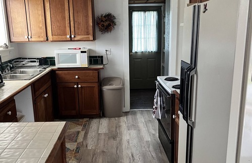 Standish House | 1 block from the Saginaw bay. 1.5 miles from the casino. 5300 pleasant drive
