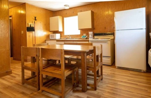 Cadiz Cabin | 1 BR 1 Bath Lakeside Cottage