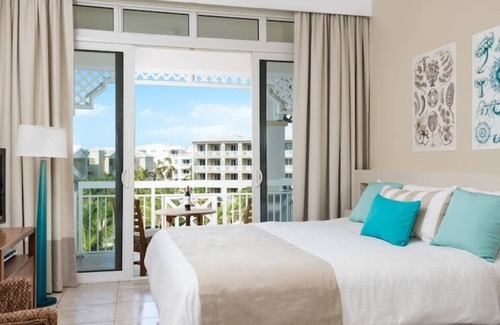 The Bight Resort | 1 BR, All-Inclusive Suite at Alexandra Resort