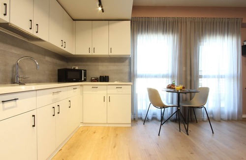 Tel Aviv Apartment | 1 BR Apt TLV TAU by Sea N' Rent