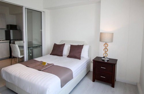 Don Bosco Apartment | 1-BR Beach View @ Azure St. Tropez 1907