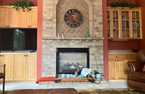 Sammamish House | 1 BR in a Lakeview House Near Redmond Downtown