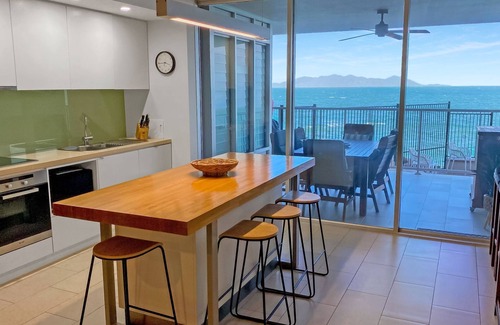 Nelly Bay Apartment | 1 Bright Point Apartment 4104 - Majestic Ocean Views