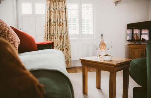 Woodbridge House | 1 Chantry Cottage