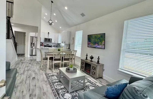 Cross Mountain House | #1 Entire Townhome in San Antonio