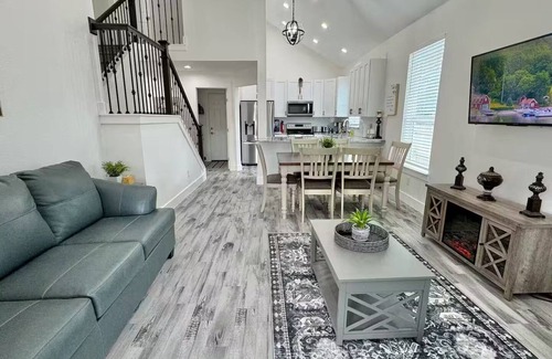 Cross Mountain House | #1 Entire Townhome in San Antonio