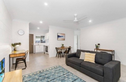 Hermit Park Apartment | #1 Haven on Hughes 2BR Clean Peaceful Close to City