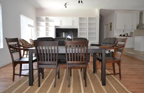 Klerksdorp House | 1 Kiaat Suites