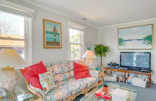 Colington House | 1 Mi to Avalon Pier Charming Coastal Cottage!