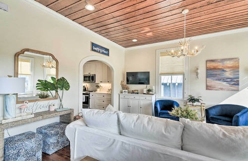 Galveston House | 1 Mi to Beach: Coastal Cottage in Galveston
