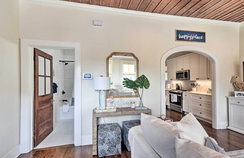 Galveston House | 1 Mi to Beach: Coastal Cottage in Galveston