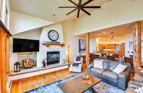 Edwards House | 1 Mi to Beaver Creek Resort: Townhome w/Hot Tub