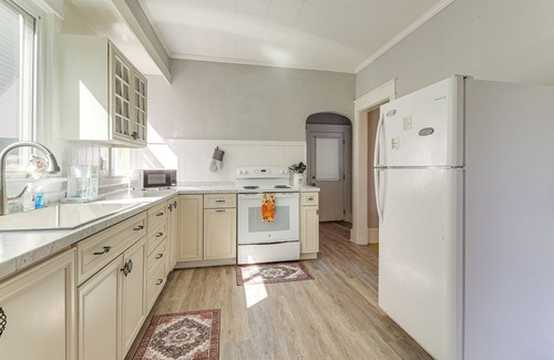 Steubenville House | 1 Mi to Dtwn & Franciscan University: Home w/Yard