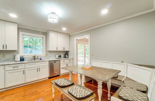 Clinton House | 1 Mi to Dtwn: Quiet Retreat w/Yard in Clinton