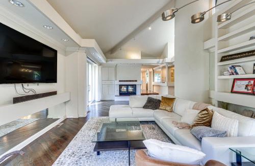 Norman House | 1 Mi to OU! Group Getaway with Game Room, Pool