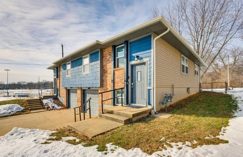 Independence Apartment | 1 Mi to Truman Library Apt with Large Yard!