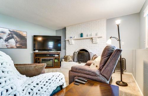 White Bear Lake Apartment | 1 Mi to White Bear Lake and Dtwn Twin Cities Escape